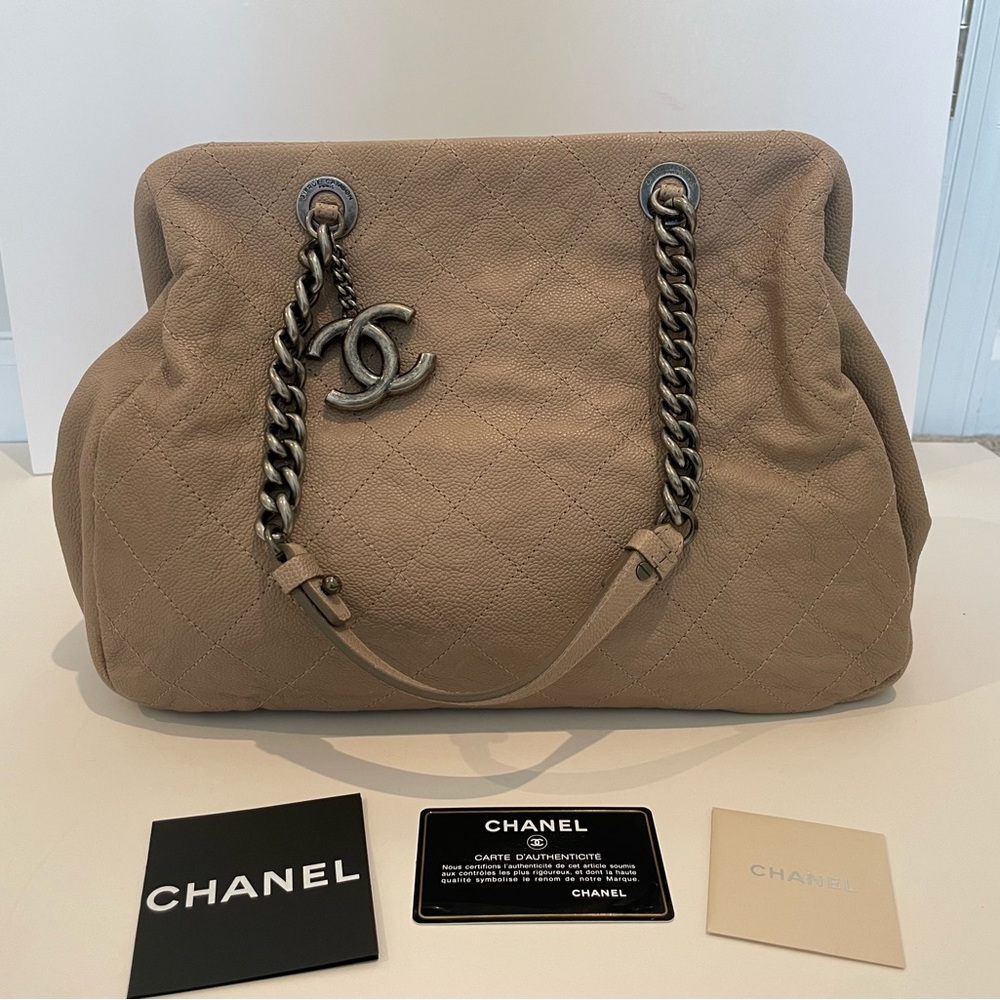 Chanel quilted stitch design shoulder bag - beige color